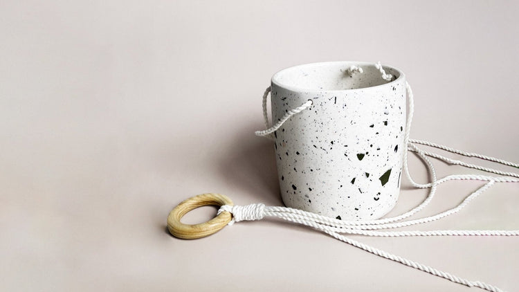 Pot pour plante suspendu avec corde en coton naturelle et anneau en bois