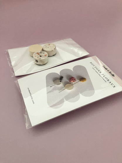 Magnetic flower buds