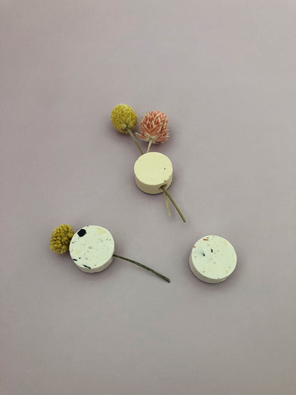 Magnetic flower buds