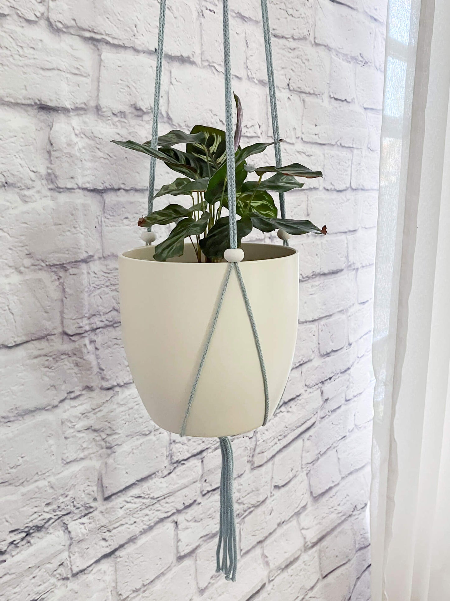 Adjustable planter with white flat beads - various colors