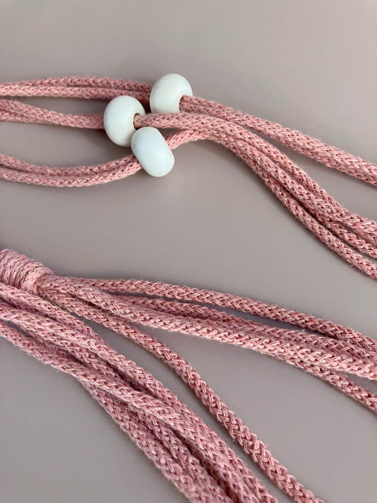 Adjustable planter with white flat beads - various colors