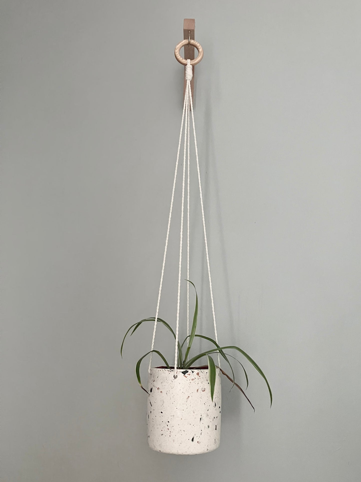 Hanging pot with terrazzo patterns - Custom made